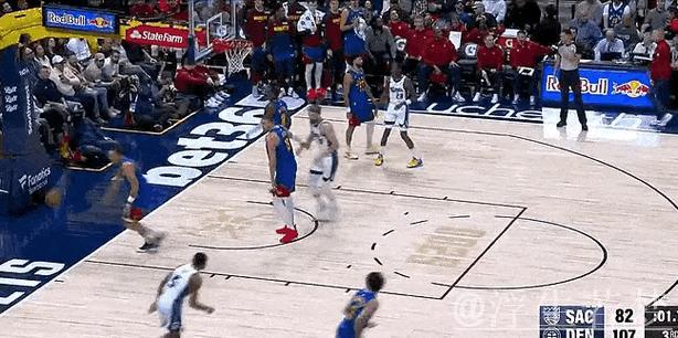 约基奇精准高抛助攻 沃特森空接双扣暴扣