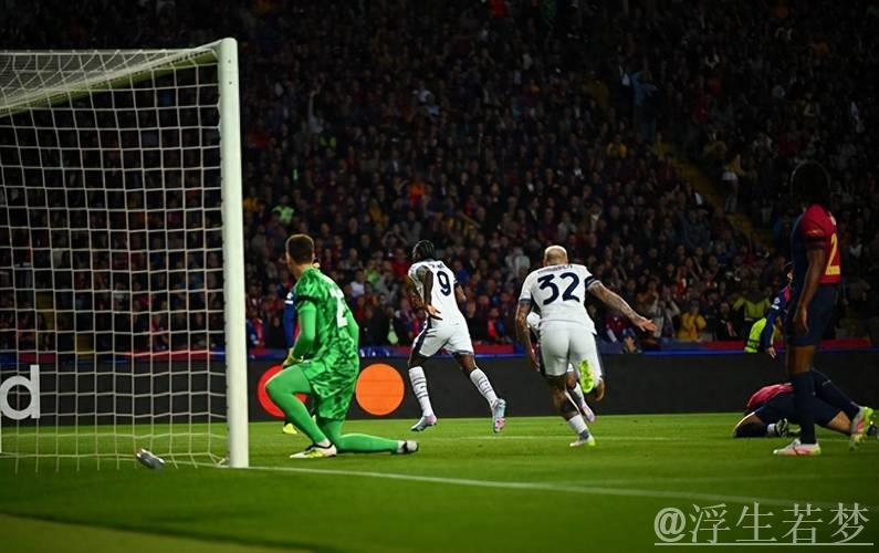 邓弗里斯双射助攻 亚马尔费兰建功 巴萨国米首回合3-3战平